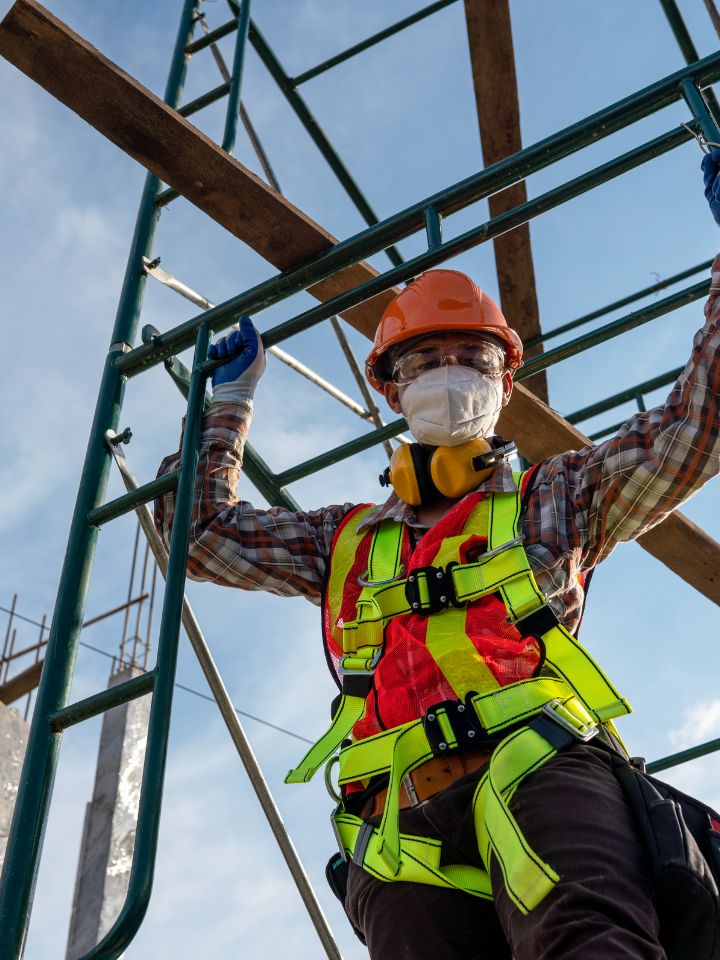 access platforms Strawberry Hill